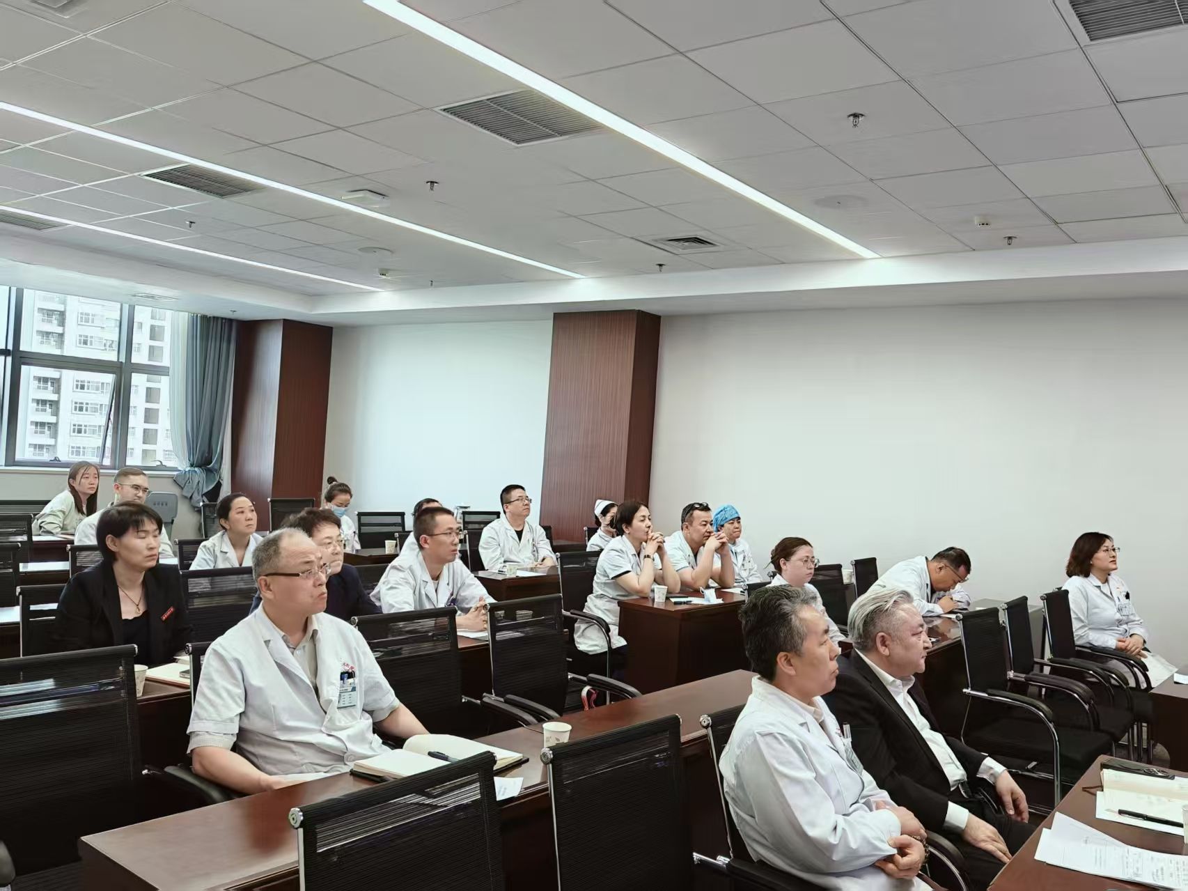 我院召开2025年第一次输血管理委员会
